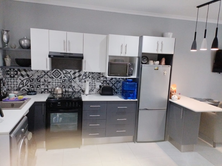 To Let 1 Bedroom Property for Rent in Fernglen Eastern Cape